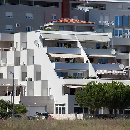 Apartment Cro Jet Set On The Split