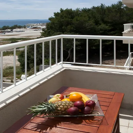 Cro Jet Set On The Appartement