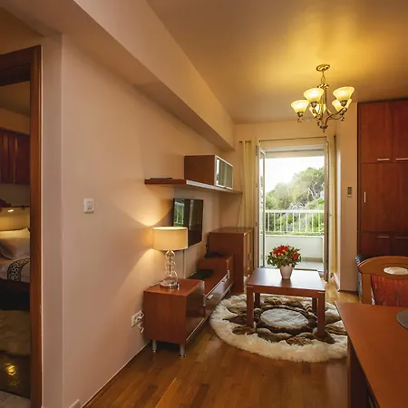 Cro Jet Set On The Apartman